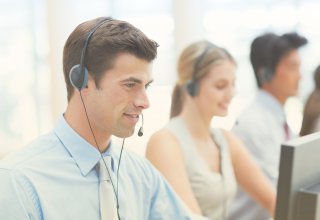 Contact center representatives take calls and ask themselves: SIP trunking vs. PRI?