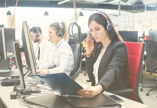 Insurance company contact center agent meeting consumer expectations for customer service